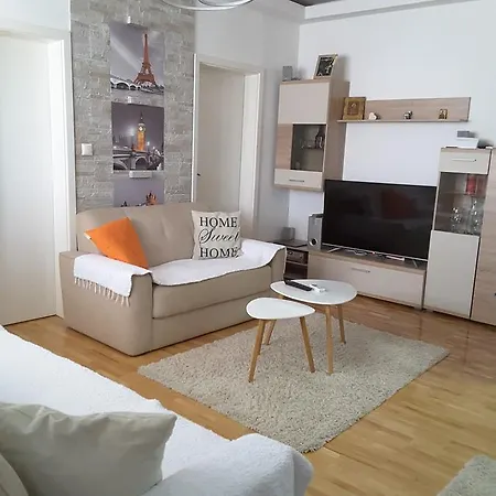 Lejlighed Apartment *